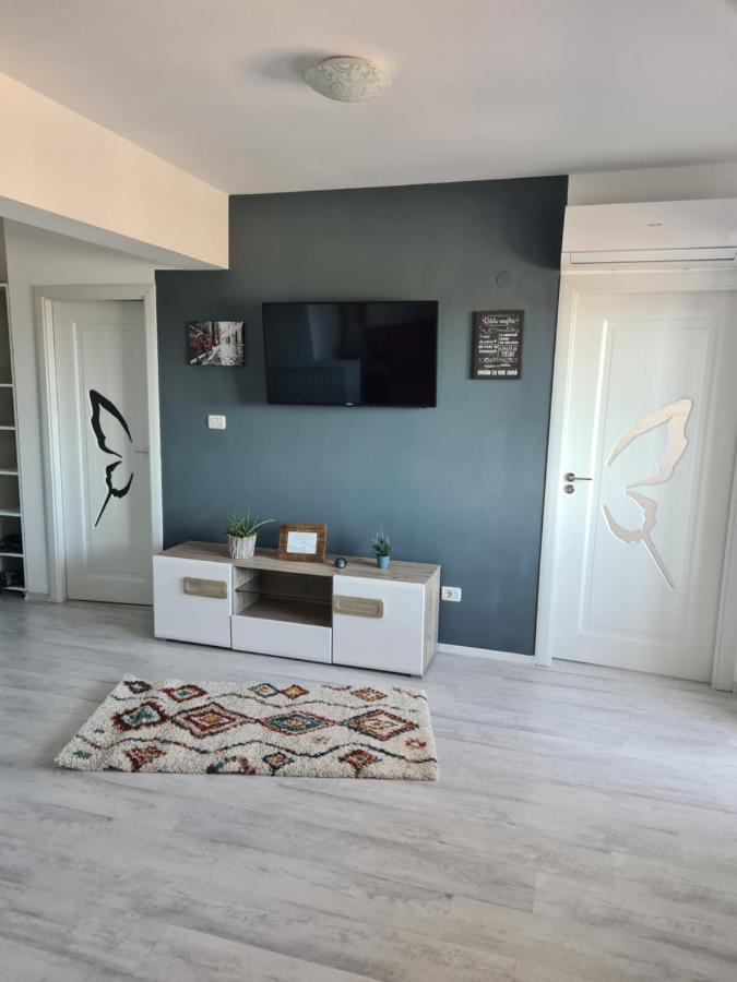 Luxury Mall Q4 Apartments Bacău Exterior foto